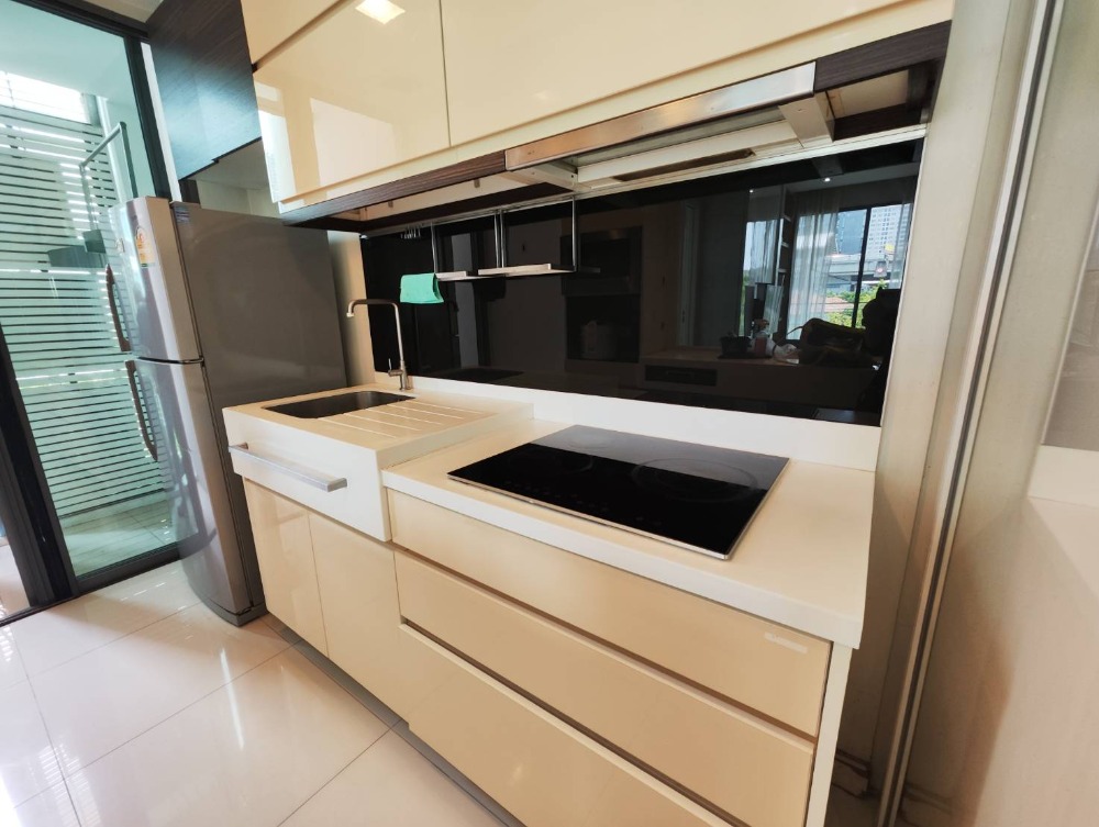 The Room Sukhumvit 62 for rent. close to BTS Punnawithi station. (RT-01)