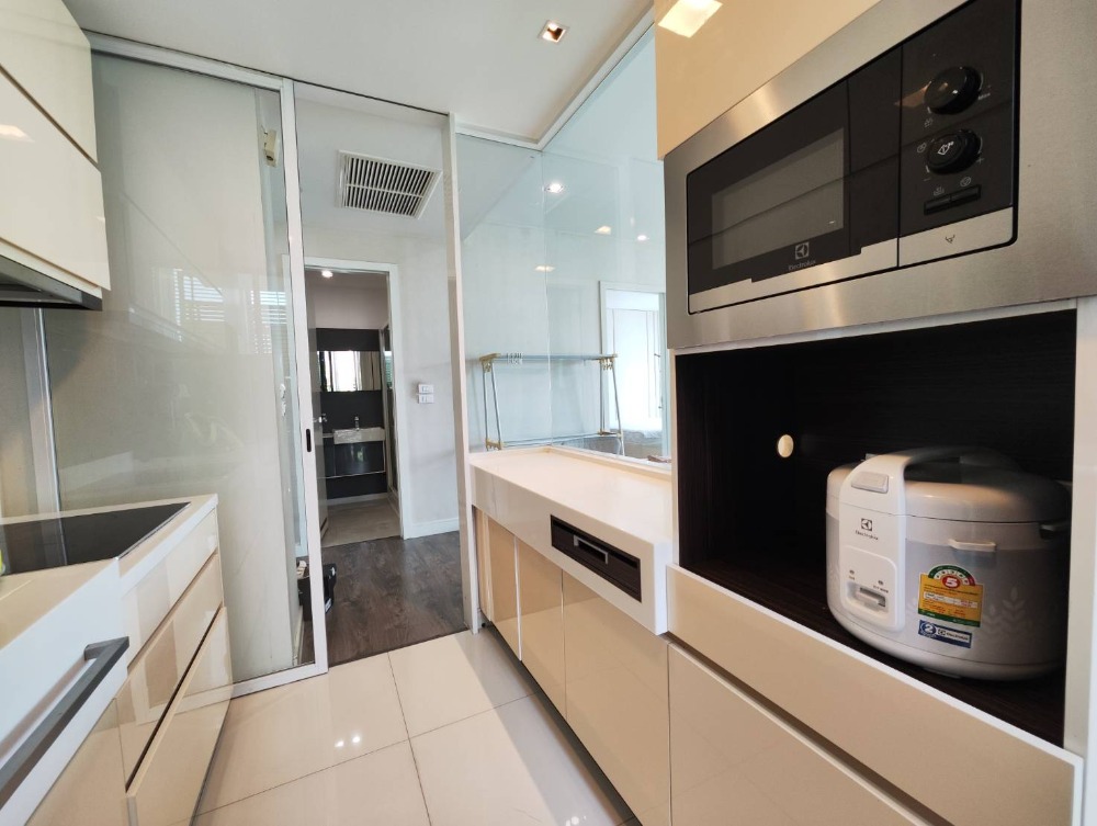 The Room Sukhumvit 62 for rent. close to BTS Punnawithi station. (RT-01)