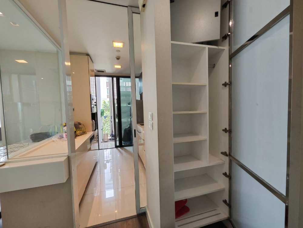 The Room Sukhumvit 62 for rent. close to BTS Punnawithi station. (RT-01)