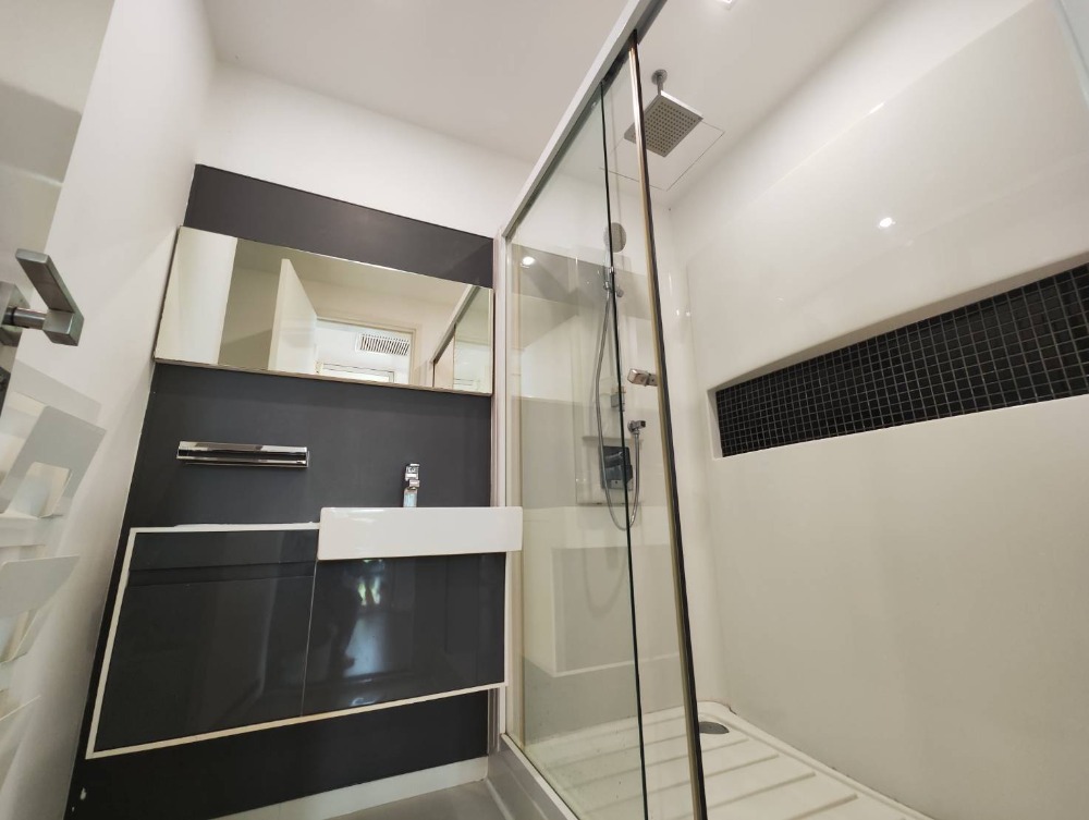 The Room Sukhumvit 62 for rent. close to BTS Punnawithi station. (RT-01)