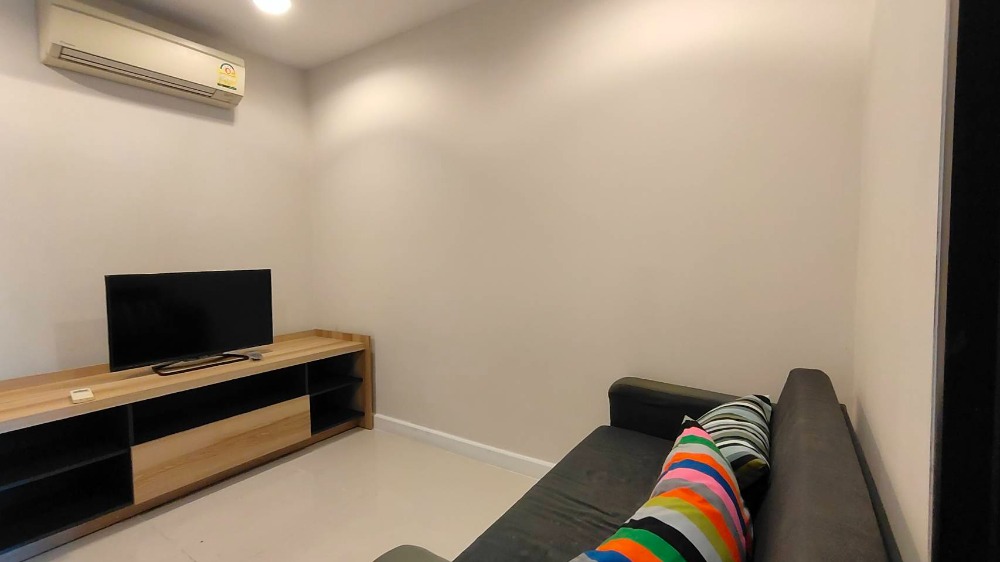 Zenith Place Sukhumvit 42 Room for rent (ซีนิธ เพลส สุขุมวิท 42 คอนโดให้เช่าใกล้บีทีเอสเอกมัย)
