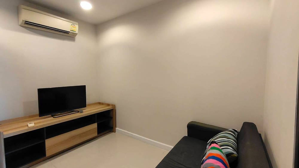 Zenith Place Sukhumvit 42 Room for rent (ซีนิธ เพลส สุขุมวิท 42 คอนโดให้เช่าใกล้บีทีเอสเอกมัย)