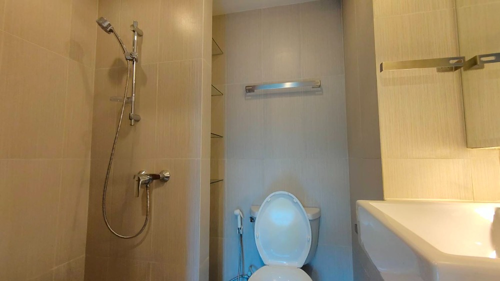 Zenith Place Sukhumvit 42 Room for rent (ซีนิธ เพลส สุขุมวิท 42 คอนโดให้เช่าใกล้บีทีเอสเอกมัย)