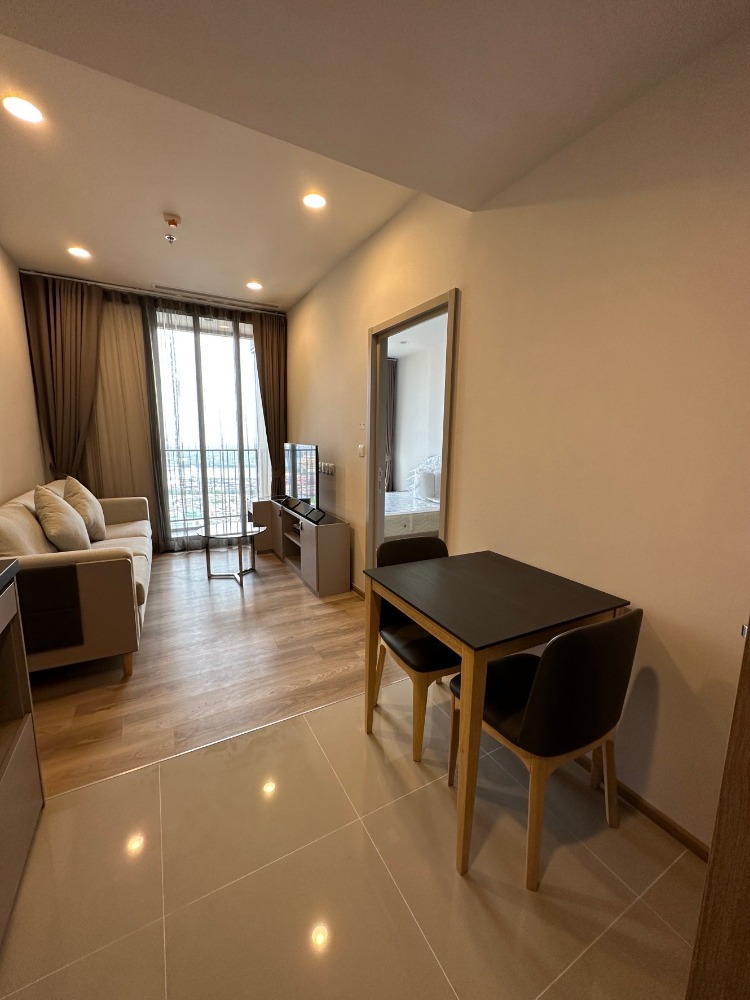 ให้เช่าคอนโด Oka Haus สุขุมวิท 36 ใกล้บีทีเอส ทองหล่อ (RT-01)