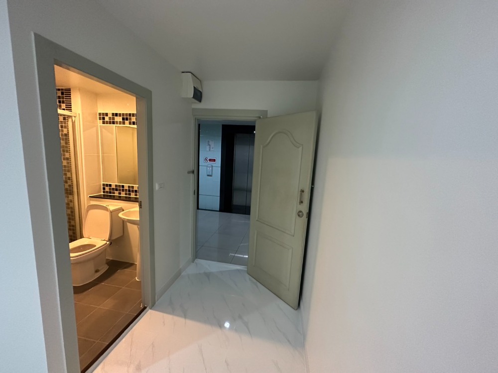 Cheap sale, new renovated condo, Regent Home 9 at Soi Sukhumvit 64 (Rt-01)