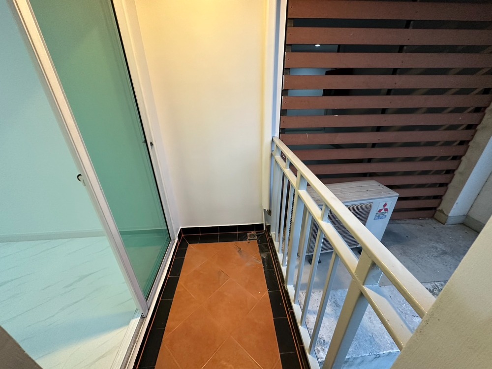 Cheap sale, new renovated condo, Regent Home 9 at Soi Sukhumvit 64 (Rt-01)