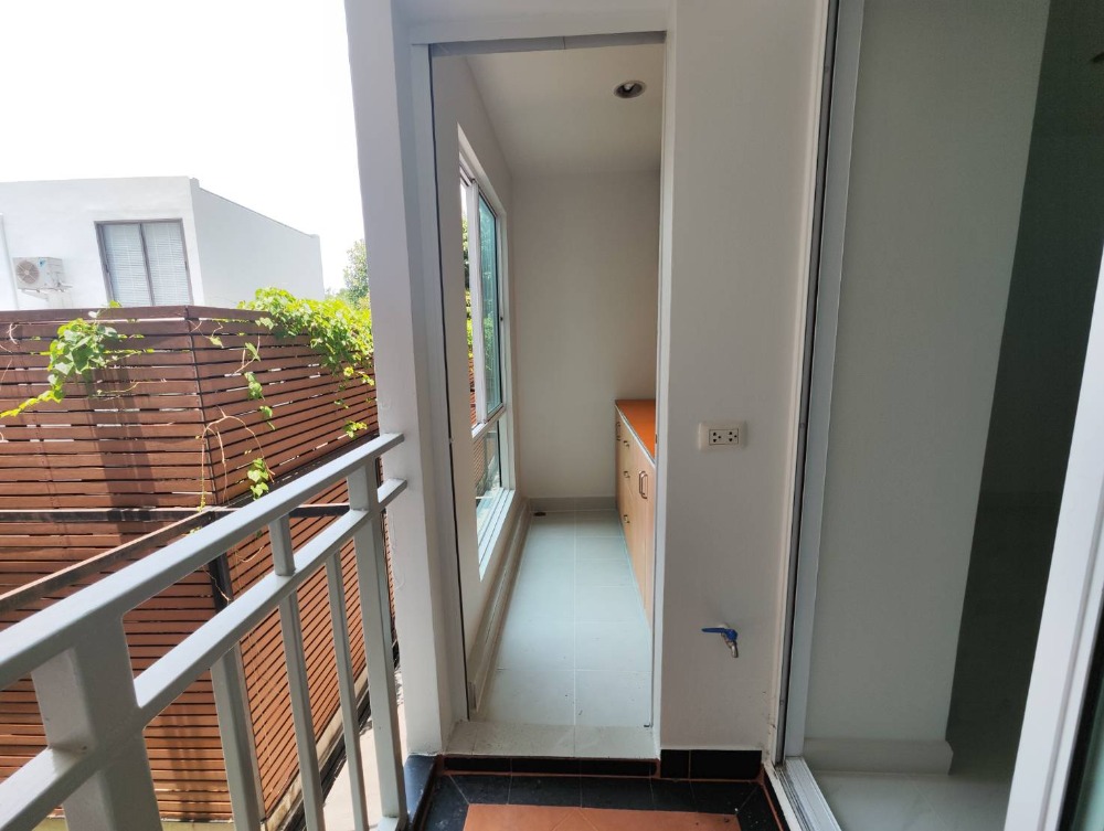 Cheap sale, new renovated condo, Regent Home 9 at Soi Sukhumvit 64 (Rt-01)