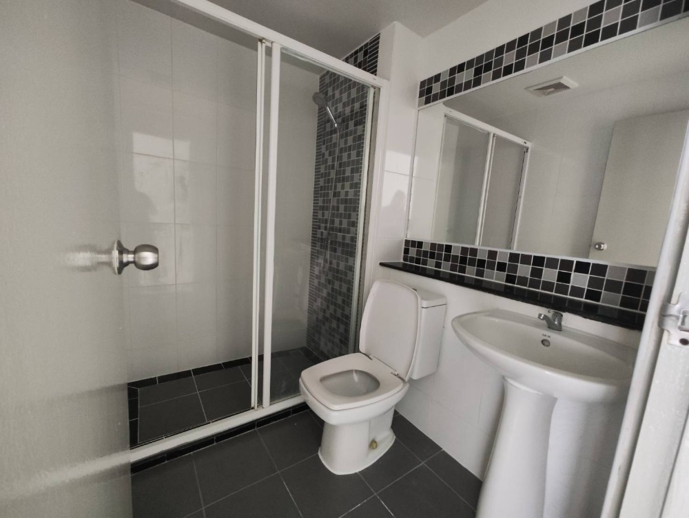 Cheap sale, new renovated condo, Regent Home 9 at Soi Sukhumvit 64 (Rt-01)