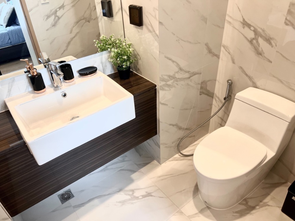 คอนโด ให้เช่า :    คอนโด โนเบิล บี 19 (( BTS อโศก  )) MK-02  Condo for rent : Noble BE19   ( BTS Asoke station ) MK-02