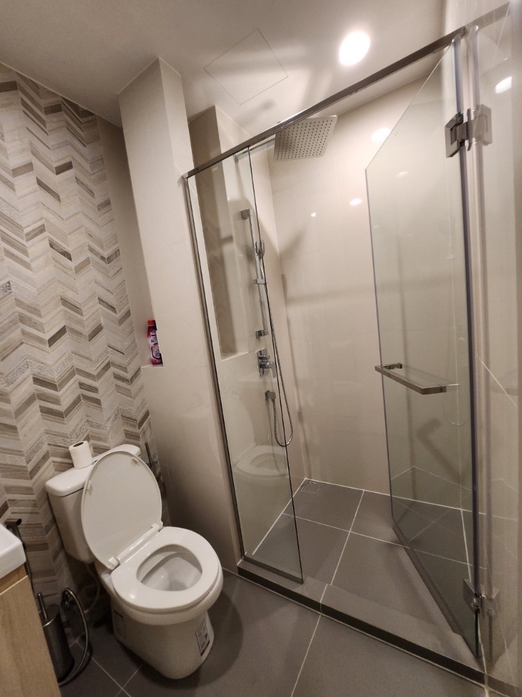 ให้เช่า คอนโดใหม่ Oka Haus Sukhumvit 36 (AS-02) ใกล้ BTS ทองหล่อ มี shuttle bus รับ-ส่งฟรี