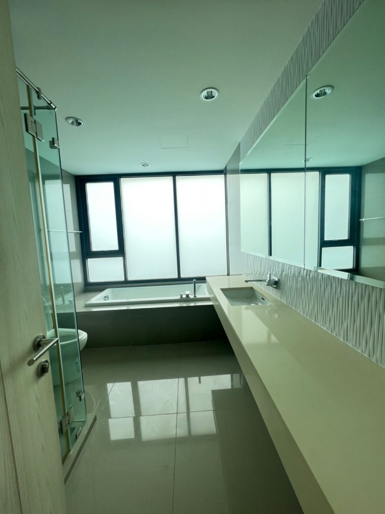 เช่าคอนโด    :   ริทึ่ม สุขุมวิท 42   (ST-02) For Rent      :   Rhythm Sukhumvit 42  (ST-02) (Close to BTS Ekkamai)