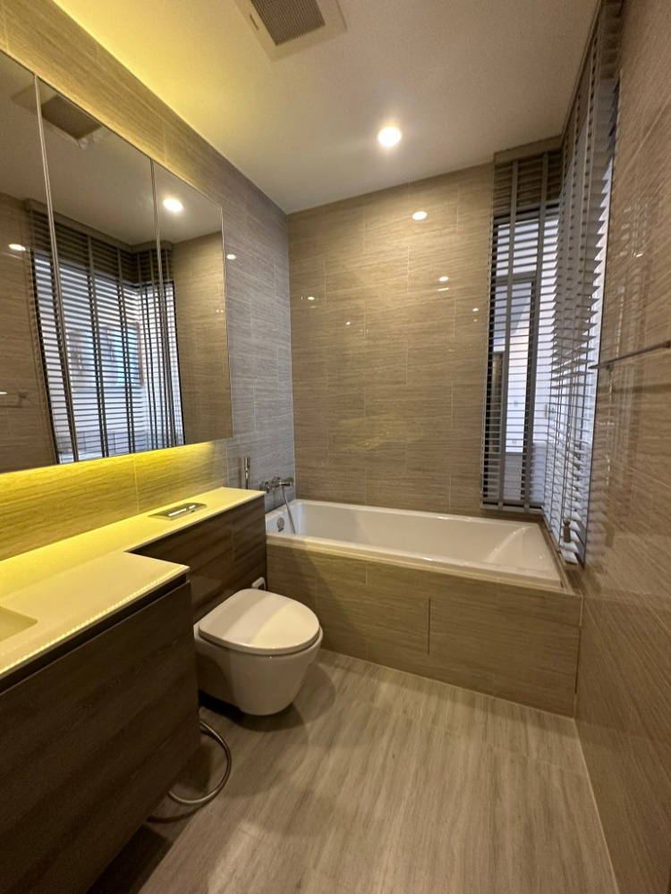 เช่าคอนโด      :   วิสซ์ดอม เอสเซ้นส์   (ST-02) FOR RENT   :   Whizdom Essence  (ST-02) (Close to BTS Punnawithi)