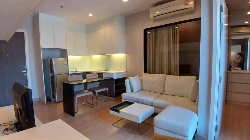 คอนโด ให้เช่า : Urbano Absolute Sathon ( BTS สะพานตากสิน  ) AP-02