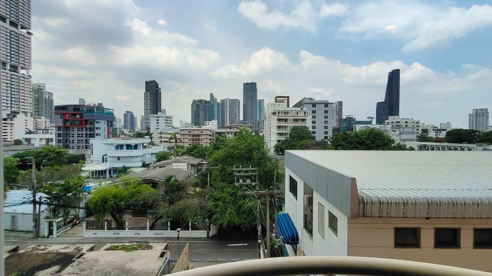 คอนโด ให้เช่า :    คอนโด อารีย์ เพลส สุขุมวิท 26  (( BTS พร้อมพงษ์ )) MK-02