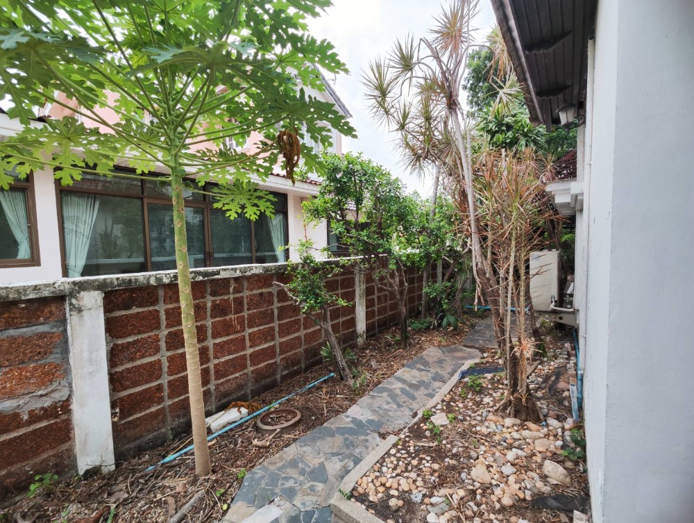 ให้เช่าบ้านเดี่ยว หมู่บ้านลดาวัลย์ ถนนศรีนครินทร์
