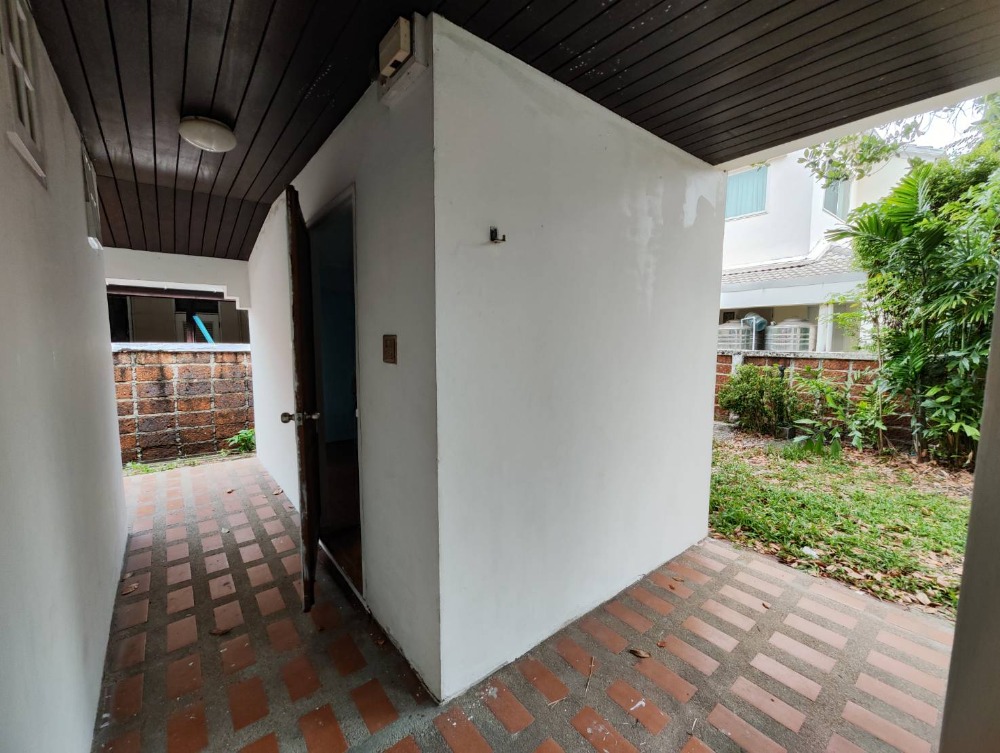 ให้เช่าบ้านเดี่ยว หมู่บ้านลดาวัลย์ ถนนศรีนครินทร์