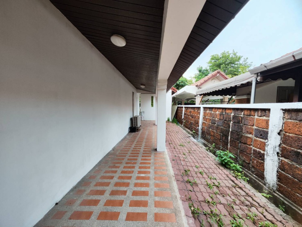 ให้เช่าบ้านเดี่ยว หมู่บ้านลดาวัลย์ ถนนศรีนครินทร์