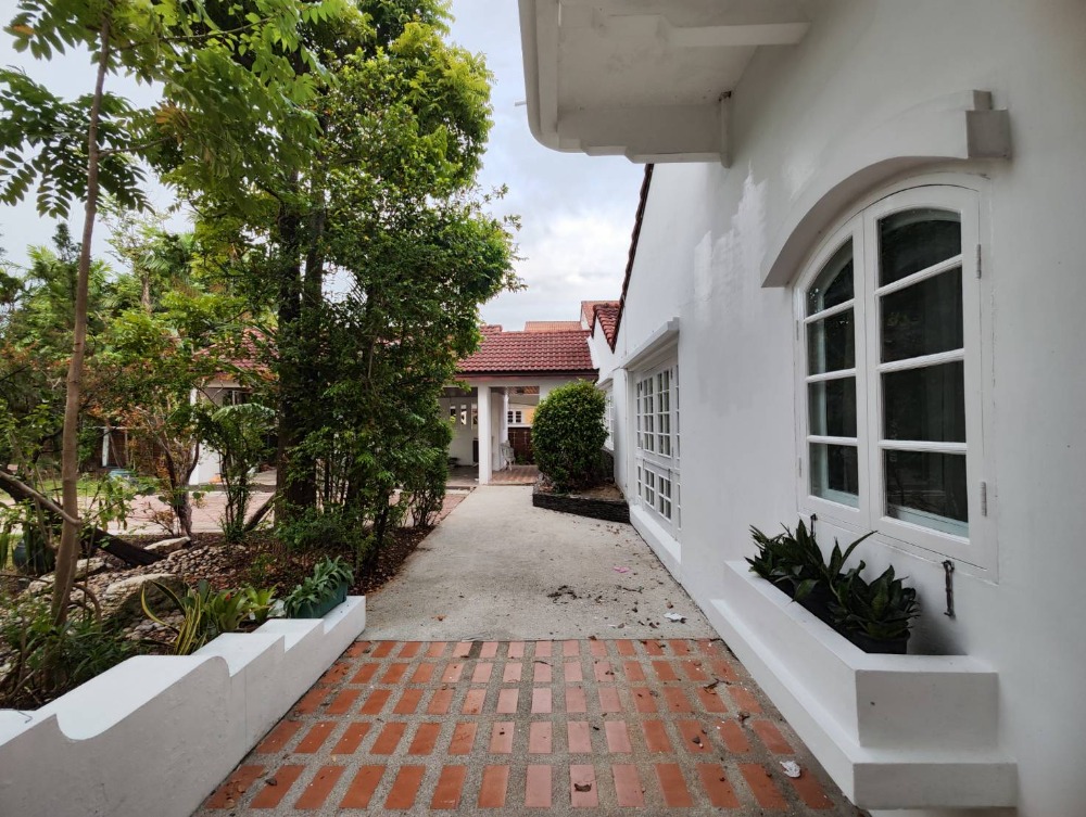 ให้เช่าบ้านเดี่ยว หมู่บ้านลดาวัลย์ ถนนศรีนครินทร์