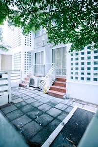 คอนโด ให้เช่า :    คอนโด (ไอ-เฮาส์ ลากูน่า การ์เด้น)   (( MRT พระราม 9 )) MK-02
