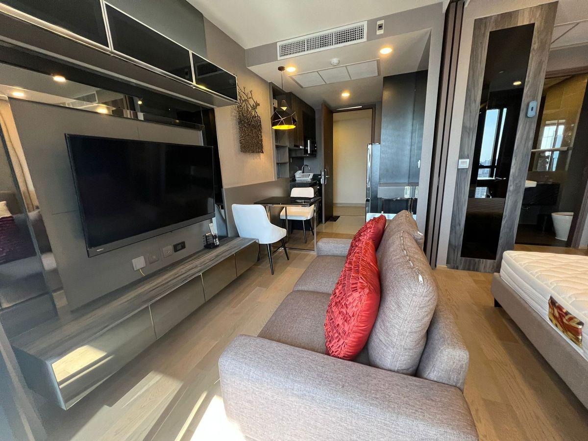 for rent : Ashton Chula Silom (MRT samyan)(Rt-01)