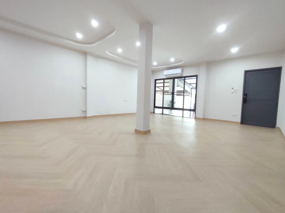 ขายทาวน์โฮม 2 ชั้น รีโนเวทใหม่ทั้งหลัง  ซอยปุณณวิถี 48 สุขุมวิท 101 🏘️ (ST-02)