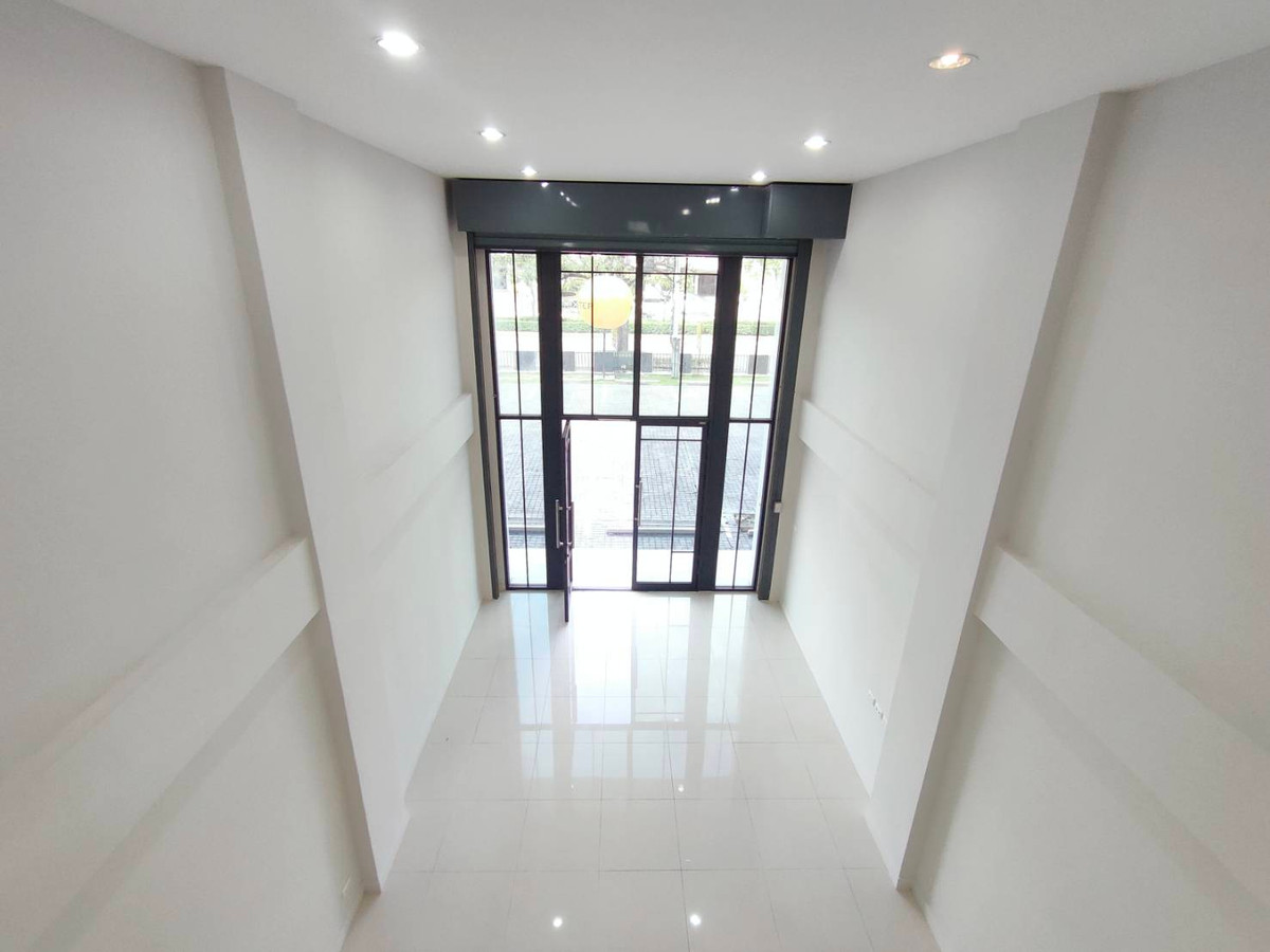 อาคารพาณิชย์ให้เช่า โครงการ THE MASTER @ BTS ONNUT – PATTANAKARN (ST-02)