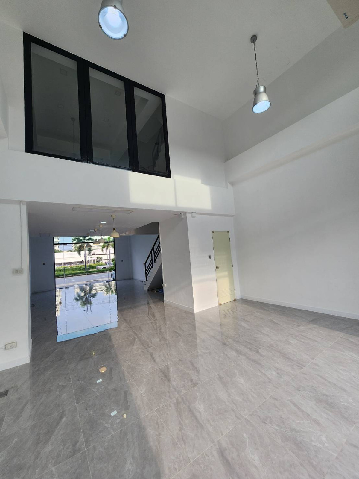 ให้เช่าอาคารพาณิชย์  โครงการ: H Cape Biz Sector @ Onnut  (ST-02)