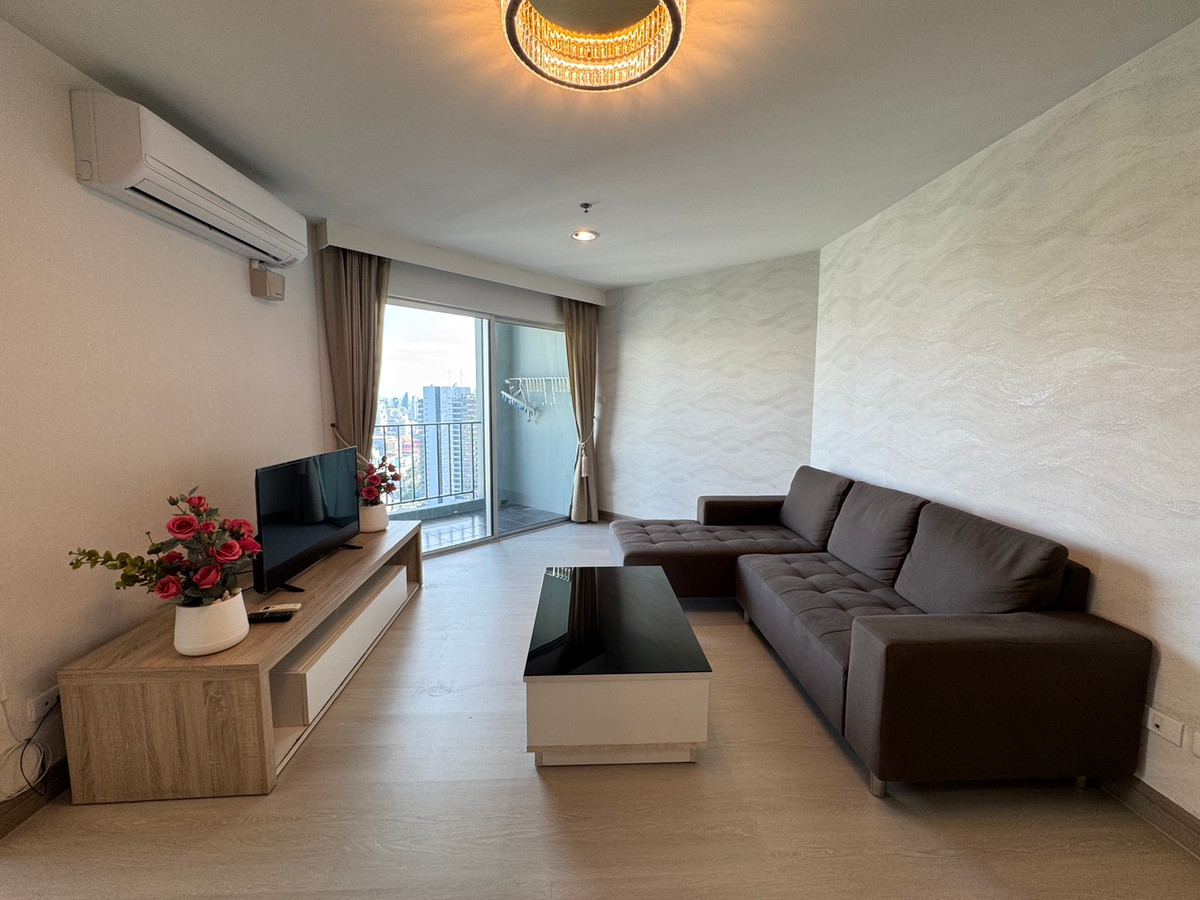 For Rent : Belle Grand Rama 9  Close to MRT Rama 9  (ST-02)