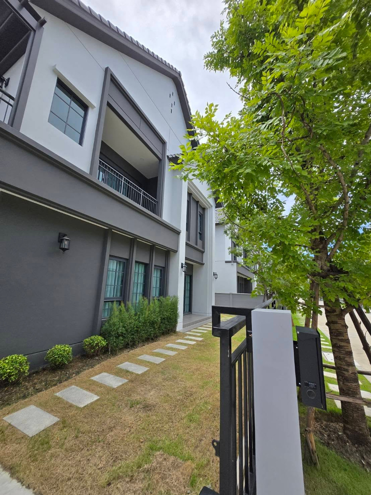 ให้เช่า บ้านเดี่ยว Centro Bangna บ้านใหม่ ตกแต่งครบ พร้อมเข้าอยู่ ทำเลดีที่สุดบางนา (Rt-01)