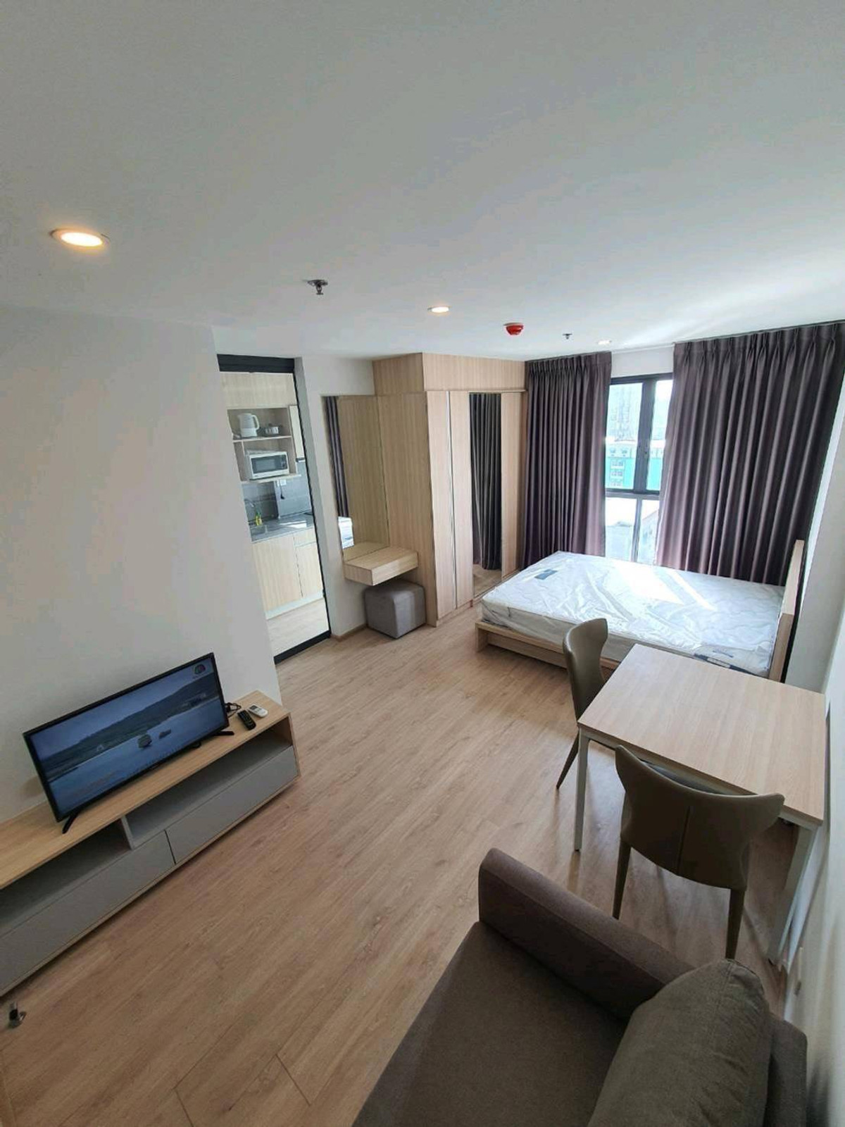 คอนโดให้เช่า : ไอดีโอ โอทู (IDEO O2)  (( สถานี บางนา )) MK-02  line @livingbkk