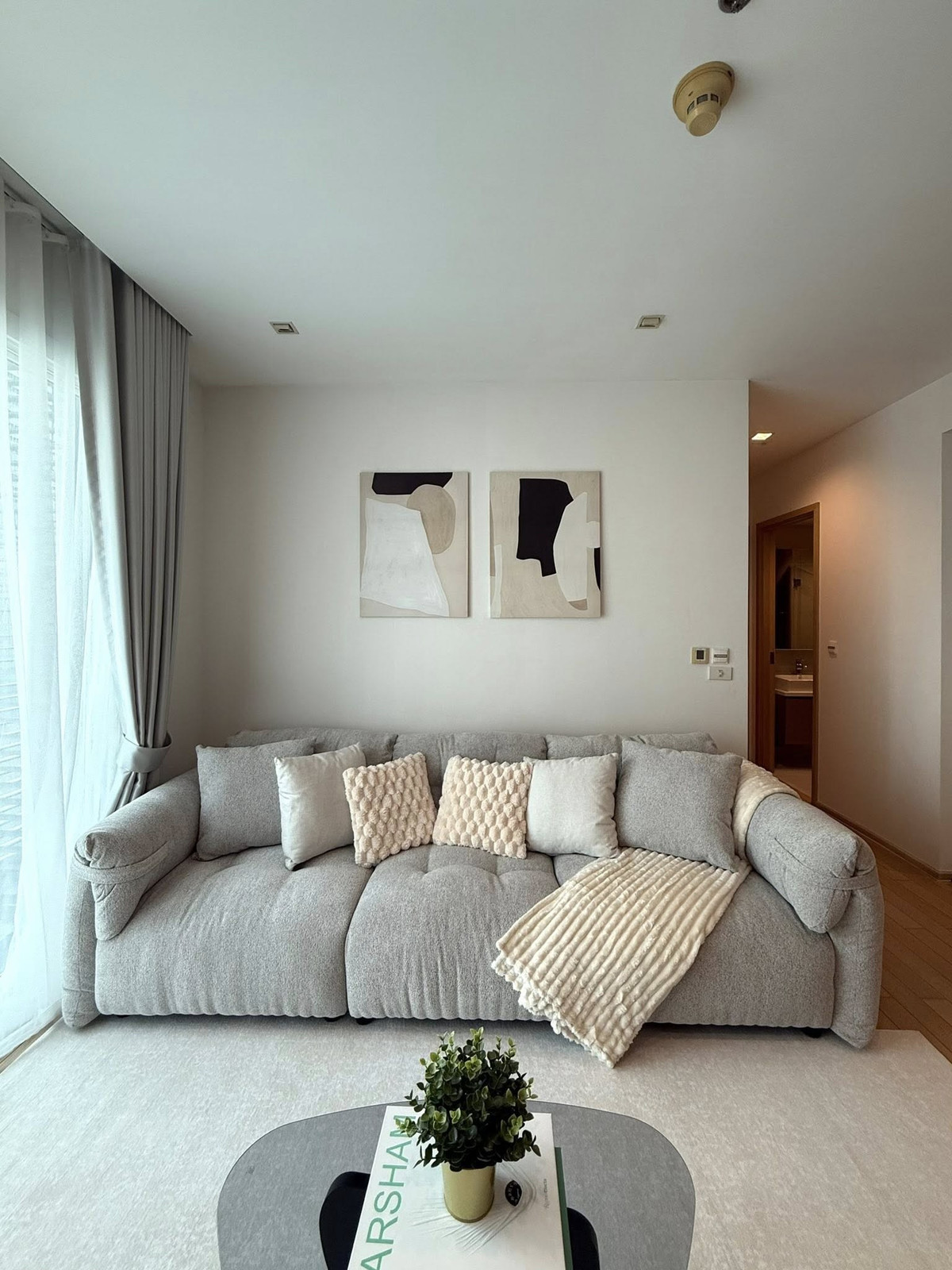 คอนโด ให้เช่า :  Siri At Sukhumvit(สิริ แอท สุขุมวิท ) (( BTS ทองหล่อ)) MK-02  line @livingbkk