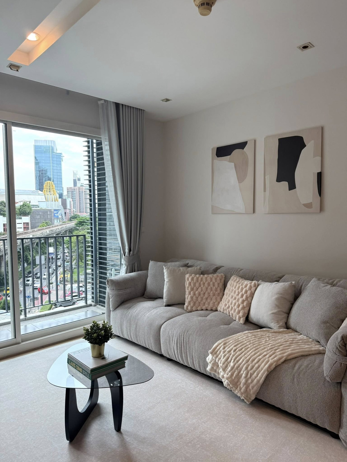 คอนโด ให้เช่า :  Siri At Sukhumvit(สิริ แอท สุขุมวิท ) (( BTS ทองหล่อ)) MK-02  line @livingbkk