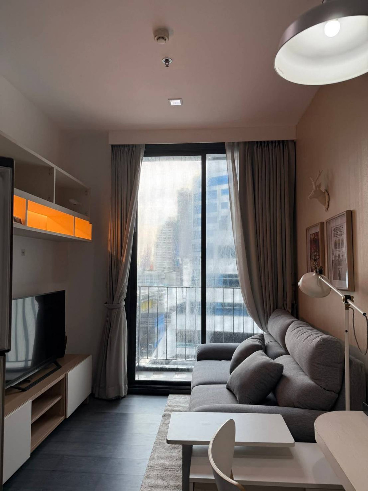 คอนโด ให้เช่า :   Edge Sukhumvit 23 (เอดจ์ สุขุมวิท 23)  ((BTS อโศก )) MK-02  line @livingbkk