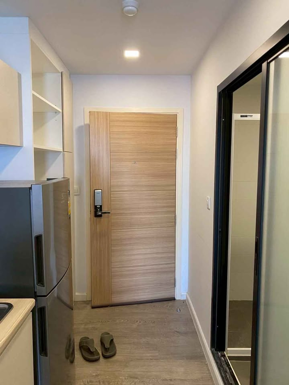 ให้เช่าคอนโด : พอส สุขุมวิท103  ใกล้BTS และMRT (RB-02) ห้องใหม่ แต่งสวย เฟอร์นิเจอร์ เครื่องใช้ไฟฟ้าครบ ราคาเพียง 9,000/เดือน