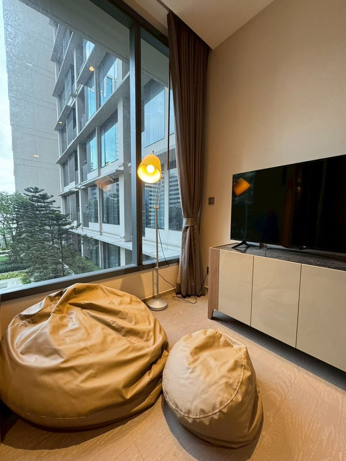 คอนโดให้เช่า :The ESSE Asoke (ดิ เอส อโศก) (( บีทีเอส อโศก)) MK-02  line @livingbkk