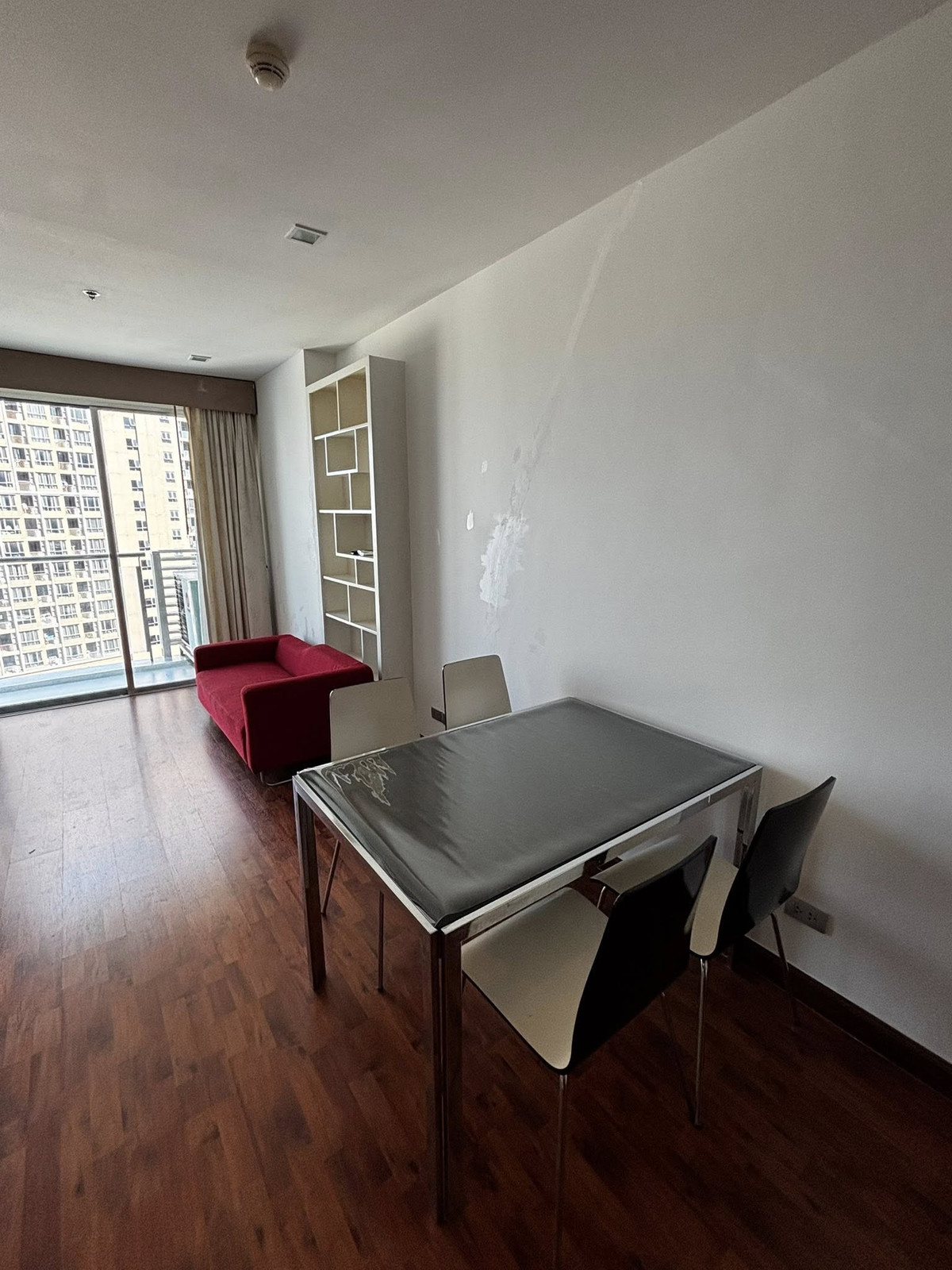 คอนโดให้เช่า : สกาย วอร์ค เรสซิเดนซ์ (Sky Walk Residence ) (( BTS Phra Khanong )) MK-02 line @livingbkk