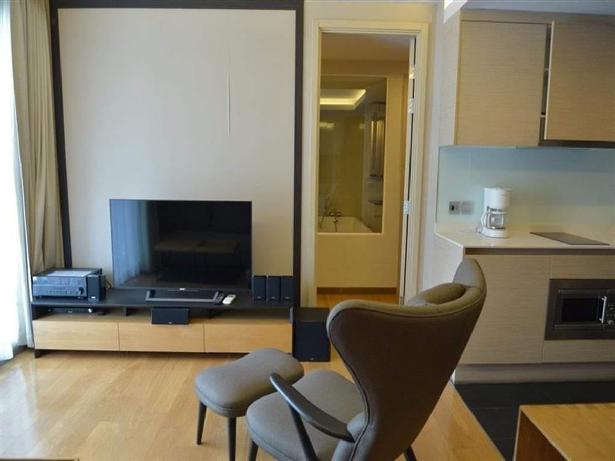 คอนโดให้เช่า : Via Botani Sukhumvit 47 (เวีย โบทานี) (( BTS Phrom Phong ))(( MK-02 line @livingbkk ))