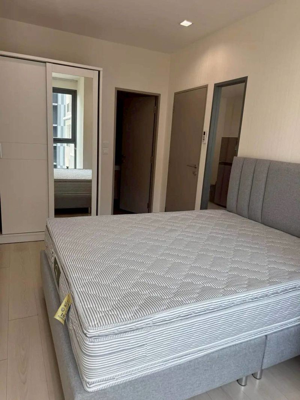 คอนโด ให้เช่า :   IDEO Mobi Sukhumvit 81 (ไอดีโอ โมบิ สุขุมวิท 81  ) (( BTS onnut อ่อนนุช )) MK-02  line @livingbkk