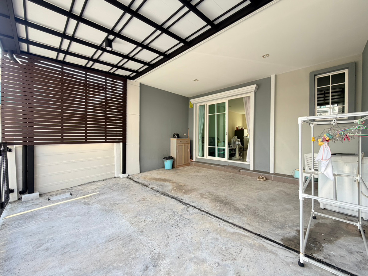 ขายทาวน์เฮ้าส์หลังมุม หมู่บ้านโกลเด้น ทาวน์ สุขุมวิท - แบริ่ง (SA-01)