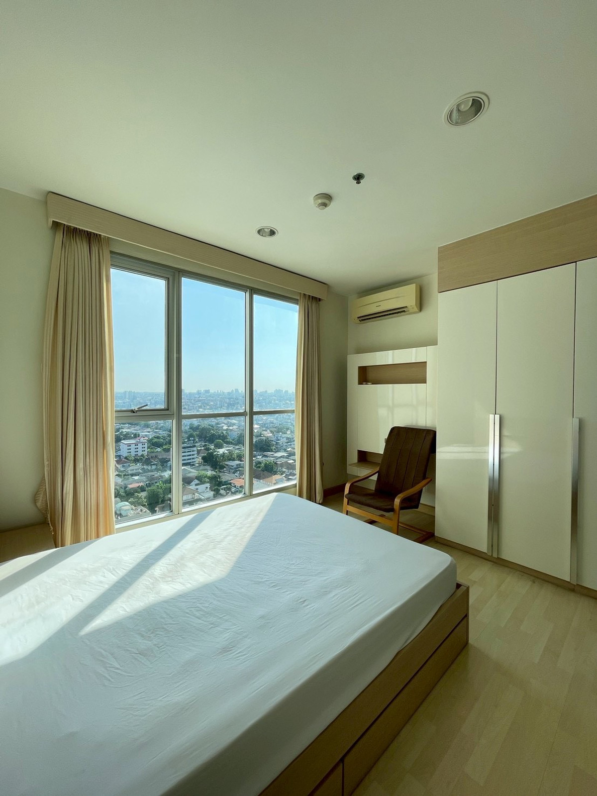 Condo for rent : Rhythm Rhythm Ratchada (ริธึ่ม รัชดา)  (( MRT Huai Khwang ))  MK-02    line @livingbkk