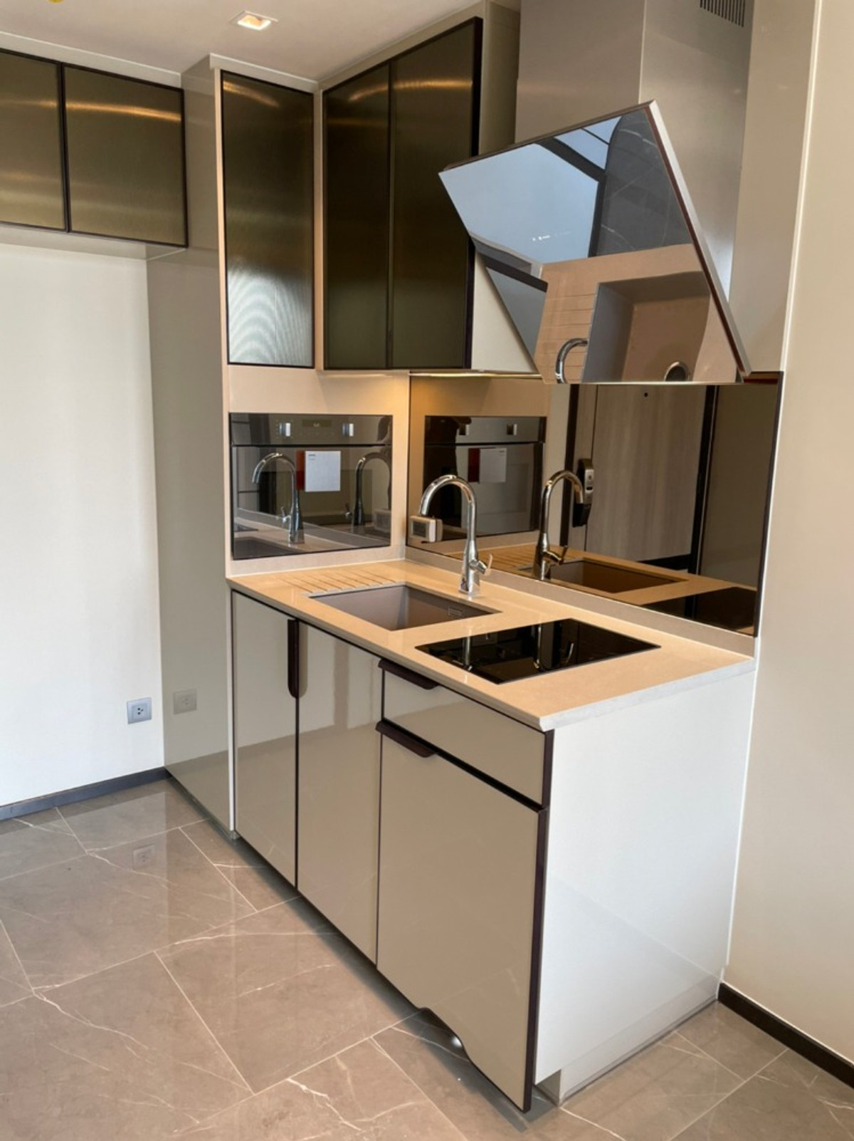 ให้เช่าคอนโด เดอะ รีเซิร์ฟ สุขุมวิท 61 (บีทีเอสทองหล่อ) (SA-01)