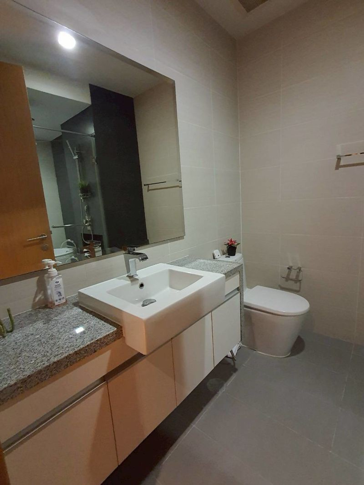 คอนโดให้เช่า :Millennium Residence (มิลเลนเนียม เรสซิเด้นส์ แอท สุขุมวิท) ((BTS Asoke ))  MK-02 line @livingbkk