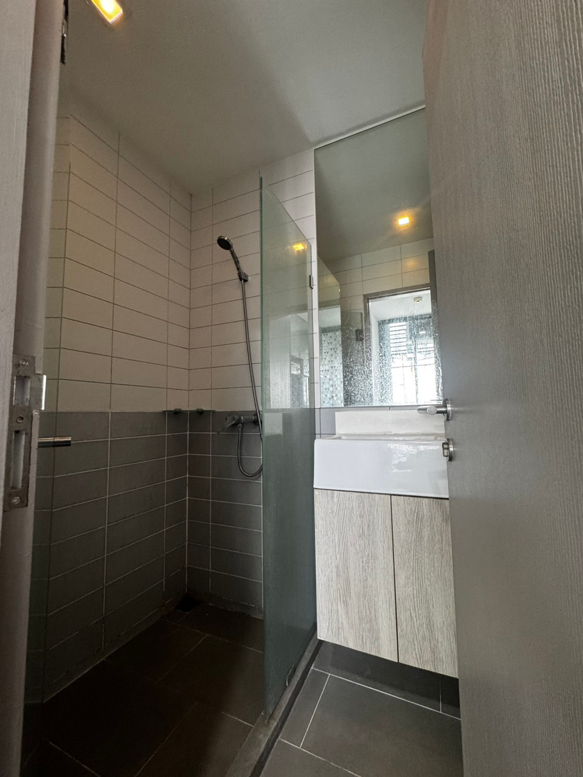 คอนโด ให้เช่า :   IDEO Mobi Sukhumvit 81 (ไอดีโอ โมบิ สุขุมวิท 81  ) (( BTS  อ่อนนุช )) MK-02  line @livingbkk