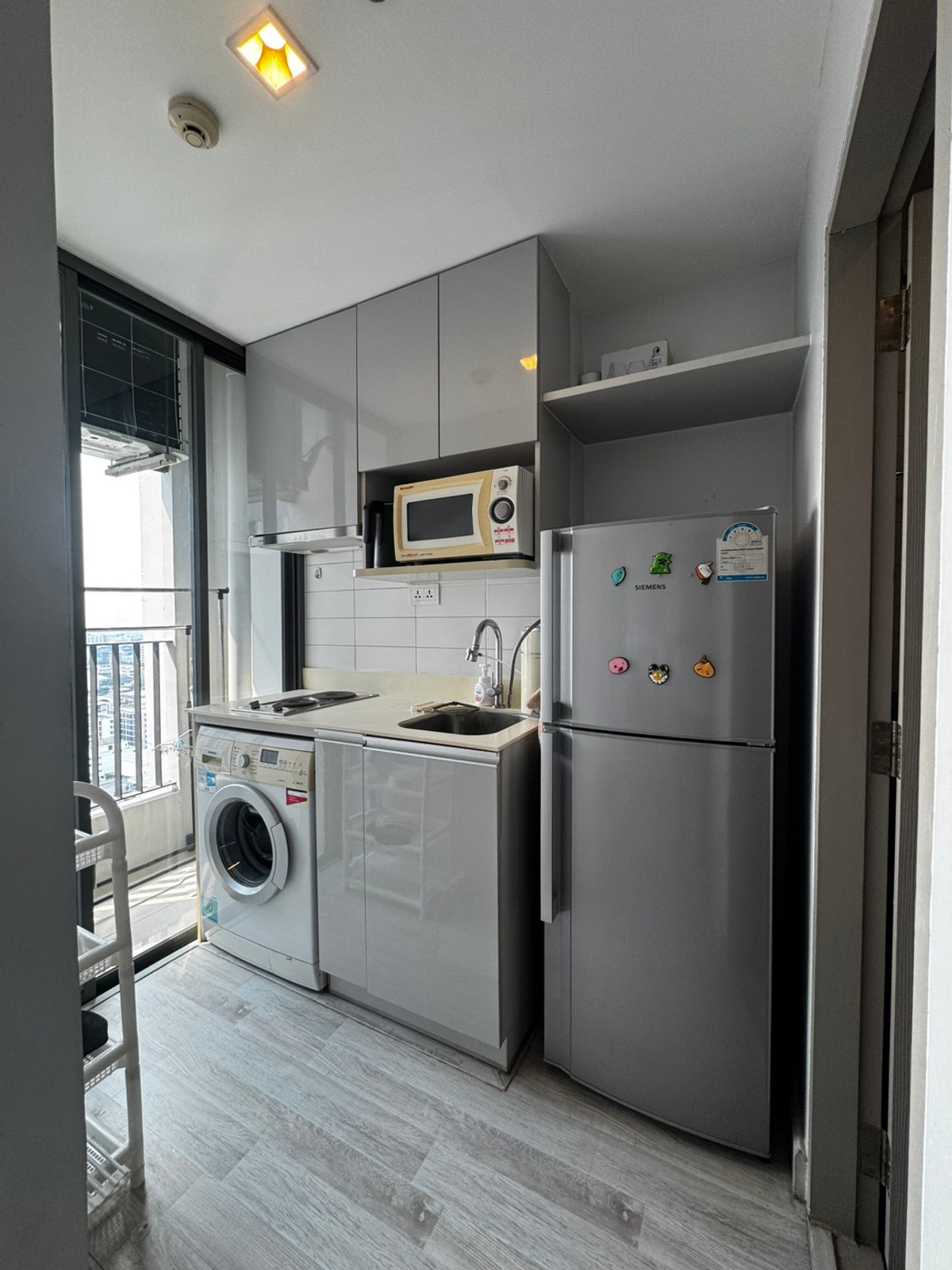 คอนโด ให้เช่า :   IDEO Mobi Sukhumvit 81 (ไอดีโอ โมบิ สุขุมวิท 81  ) (( BTS onnut )) MK-02  line @livingbkk