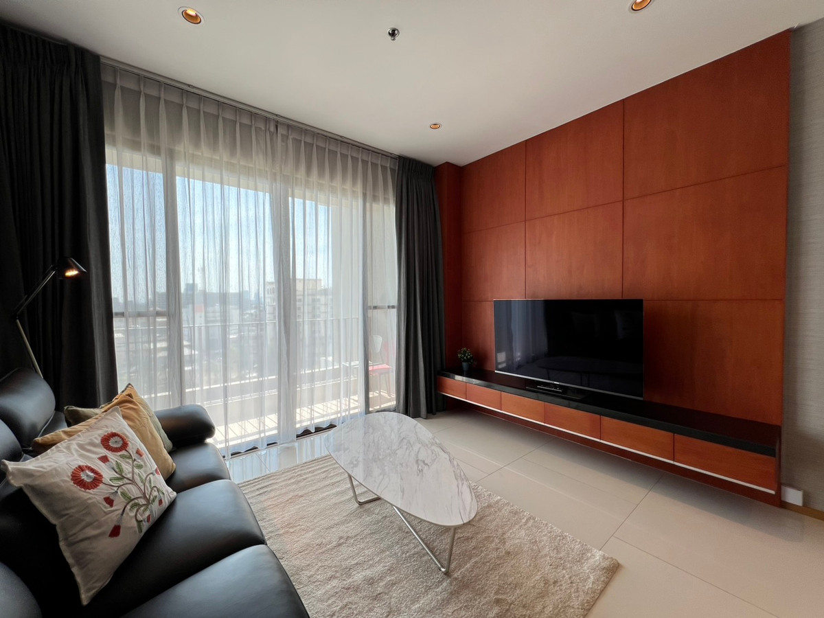 The EMPORIO PLACE Sukhumvit 24 (BTS Phrom Phong) [CC-01]