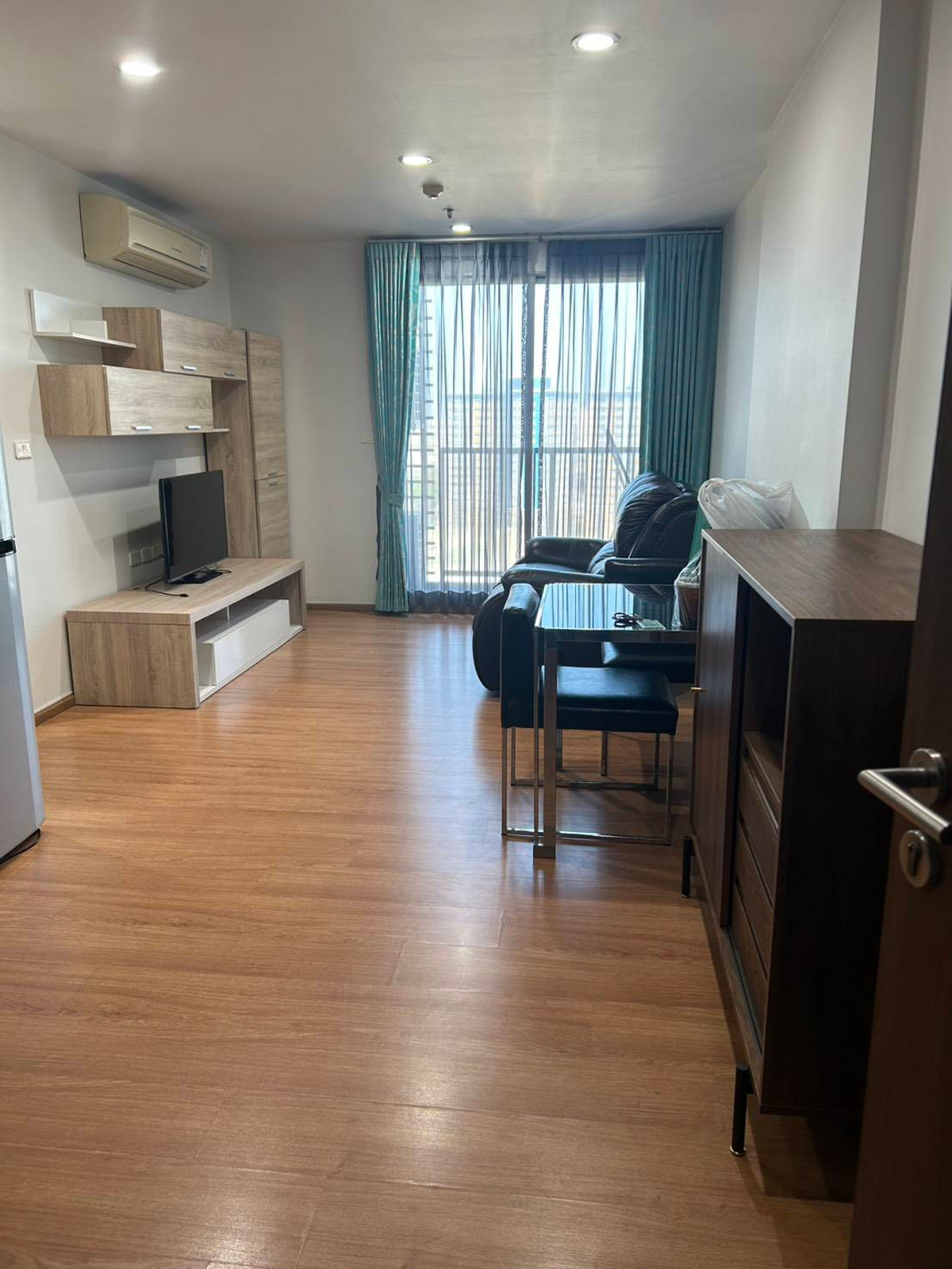 คอนโด ให้เช่า :  The Base Sukhumvit 77 (เดอะ เบส สุขุมวิท 77) ((BTS Onnut )) MK-02  line @livingbkk