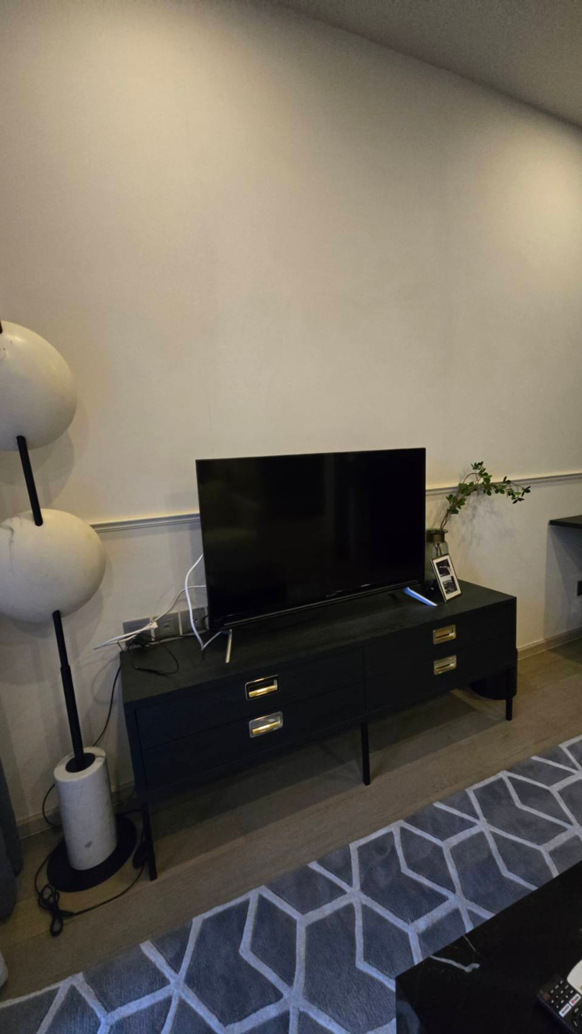 คอนโดให้เช่า : แอชตัน อโศก (บีทีเอส อโศก)MK-02  line @livingbkk