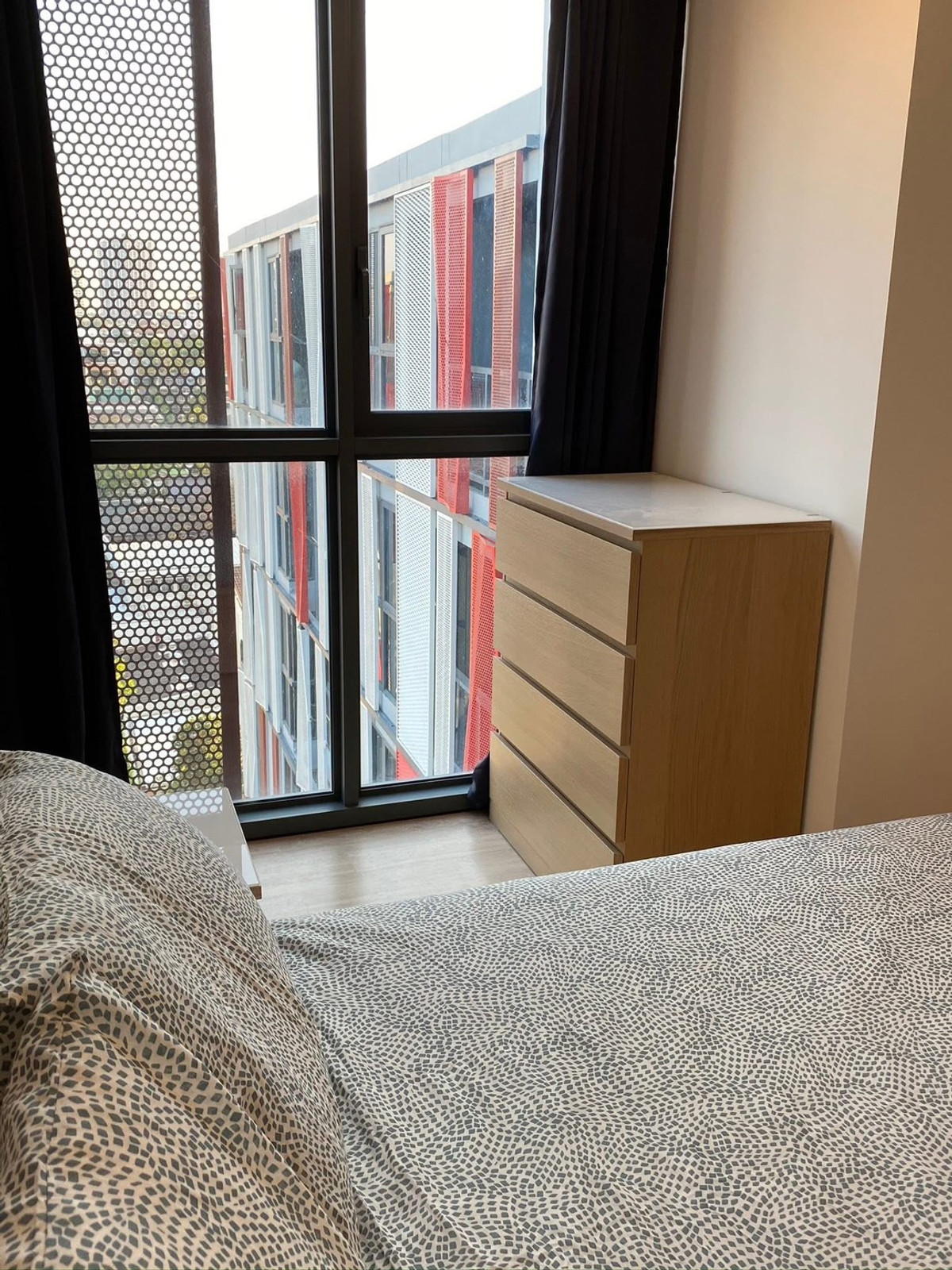 คอนโดให้เช่า : Taka Haus(ทากะ เฮาส์ )(( BTS ekkamai  )) MK-02  line @livingbkk