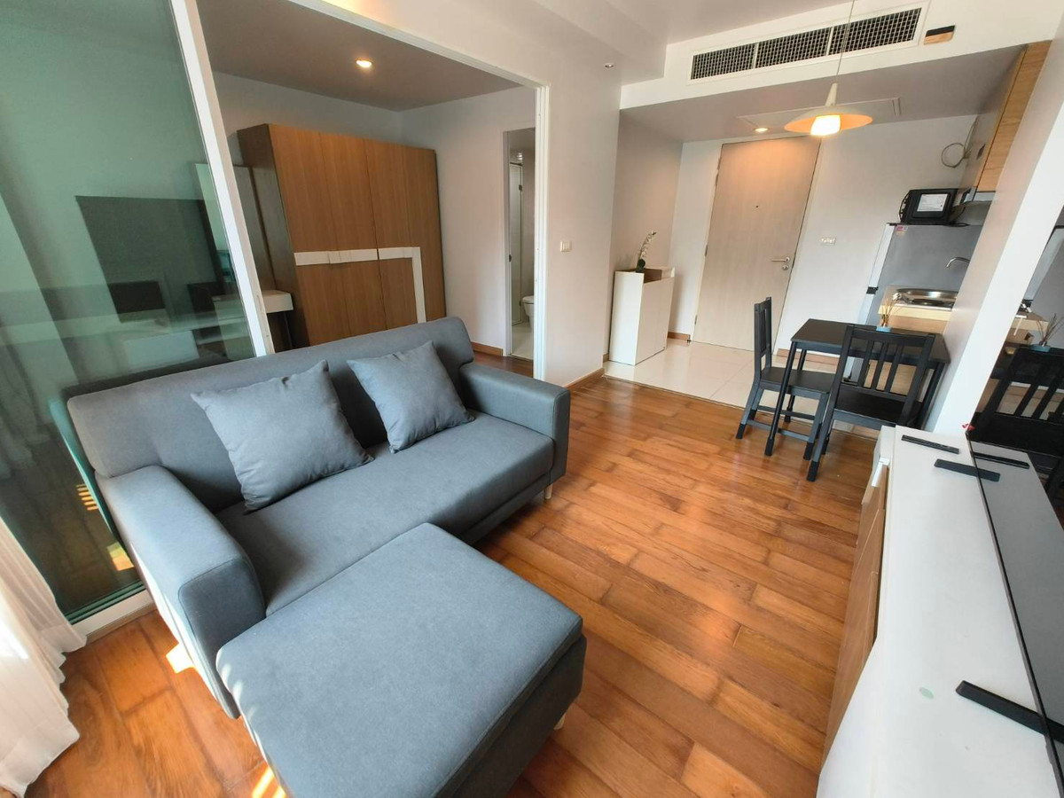 คอนโดให้เช่า : Focus on Saladaeng (โฟคัส ออน ศาลาแดง)(( BTS  Sala Daeng)) MK-02 line @livingbk