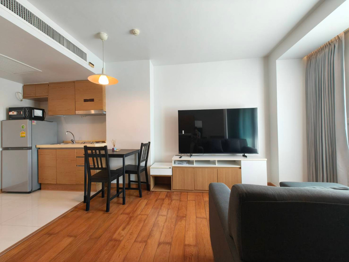 คอนโดให้เช่า : Focus on Saladaeng (โฟคัส ออน ศาลาแดง)(( BTS  Sala Daeng)) MK-02 line @livingbk